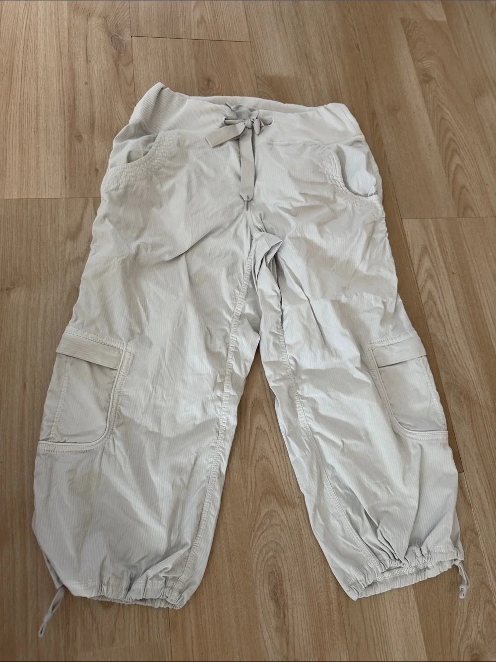 lululemon athletica Off-White Cargo Capri Joggers